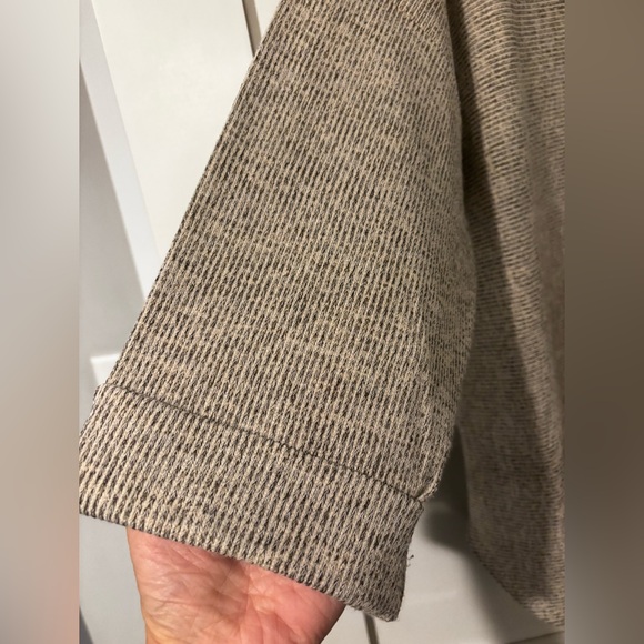 Max Studio London- Gray/Cream Ribbed Women's 3/4 Sleeve Sweater Size 1X - Picture 3 of 6